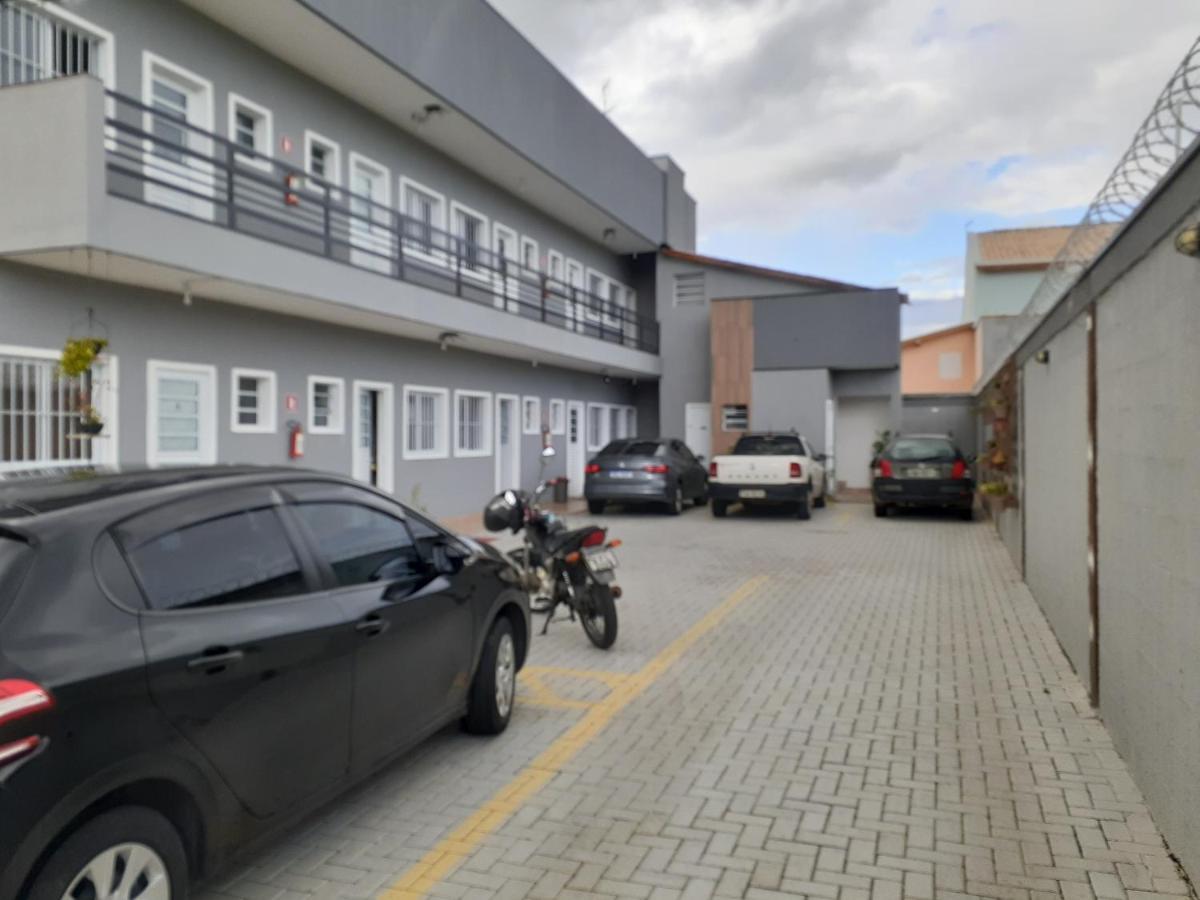 Loft 2 Completo Ar Canais Assinat Garagem Internet Prox Aparecida E Industrias Apartment ปินดามอญญานกาบา ภายนอก รูปภาพ